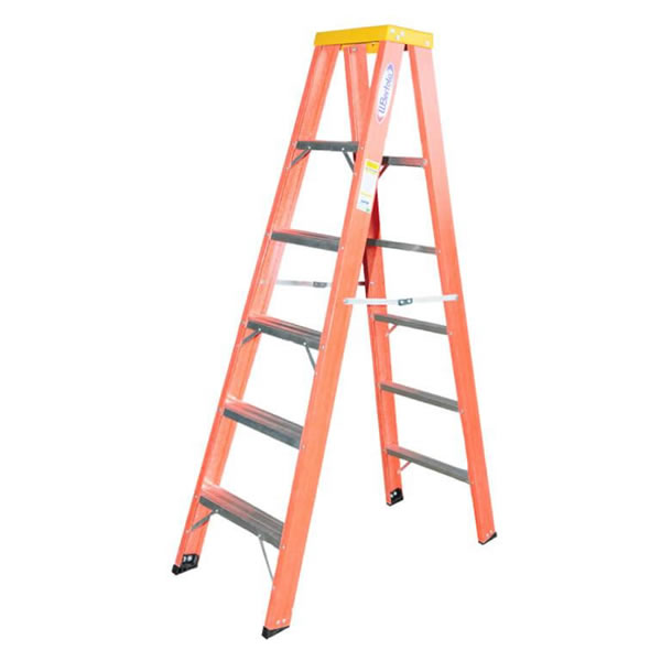 Escada em ‘’A’’ de 2m – 2,60m